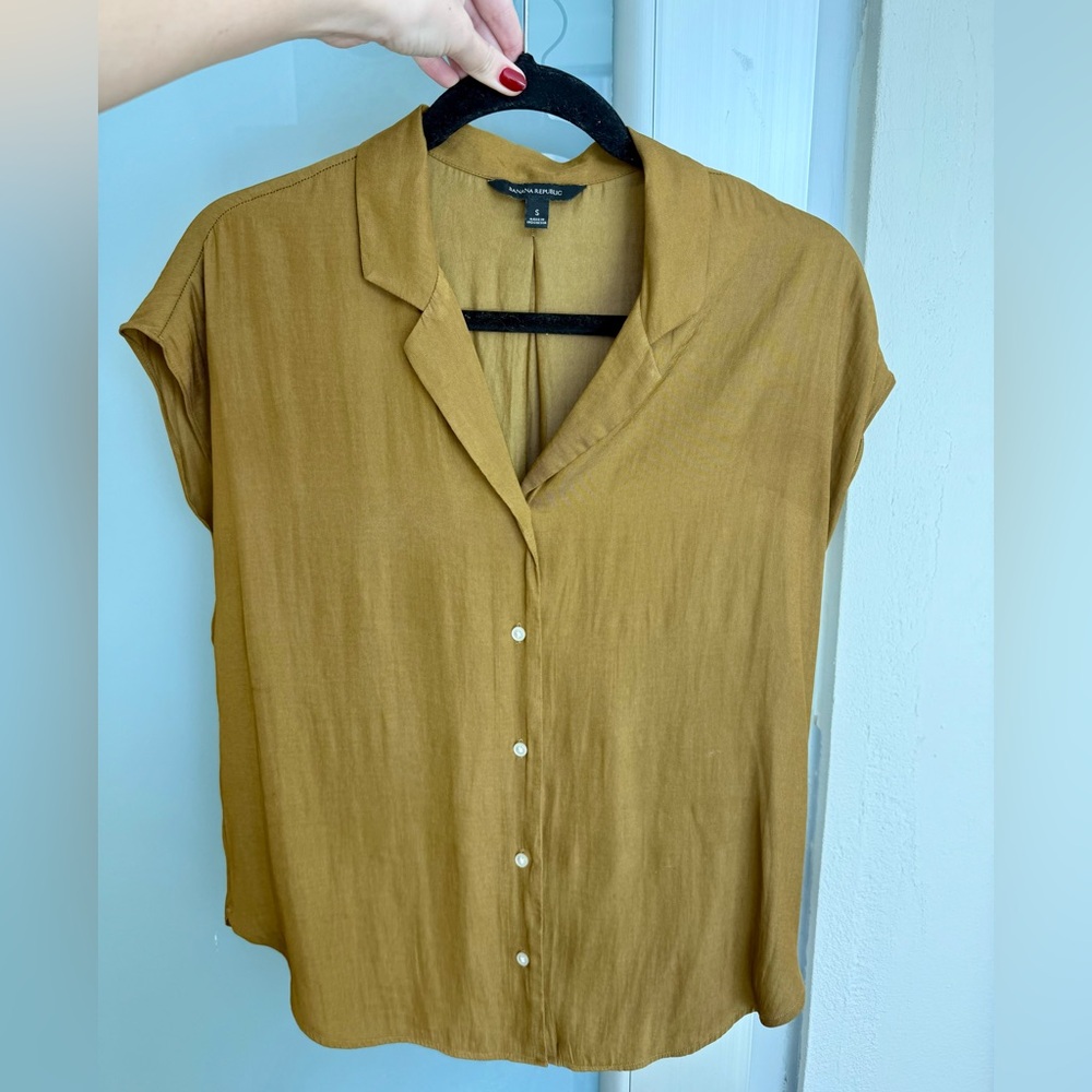 Banana Republic Women's Mustard Button-Up Top